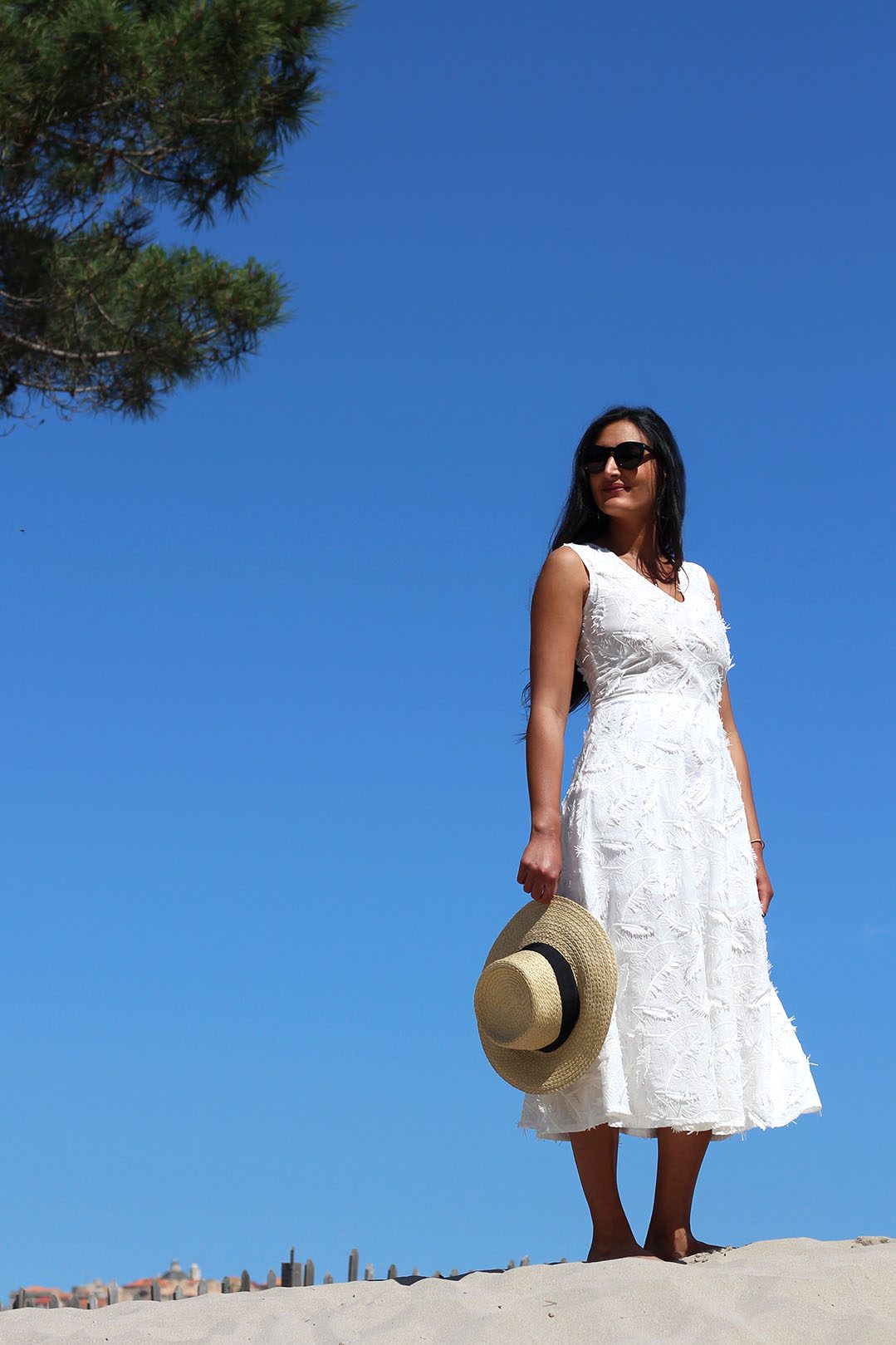 Robe patineuse blanche mi-longue en coton plume Louise