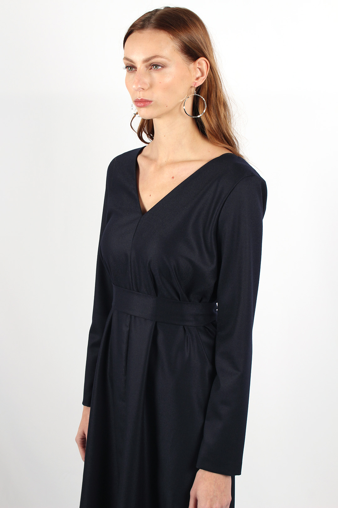 robe droite en laine bleu marine11