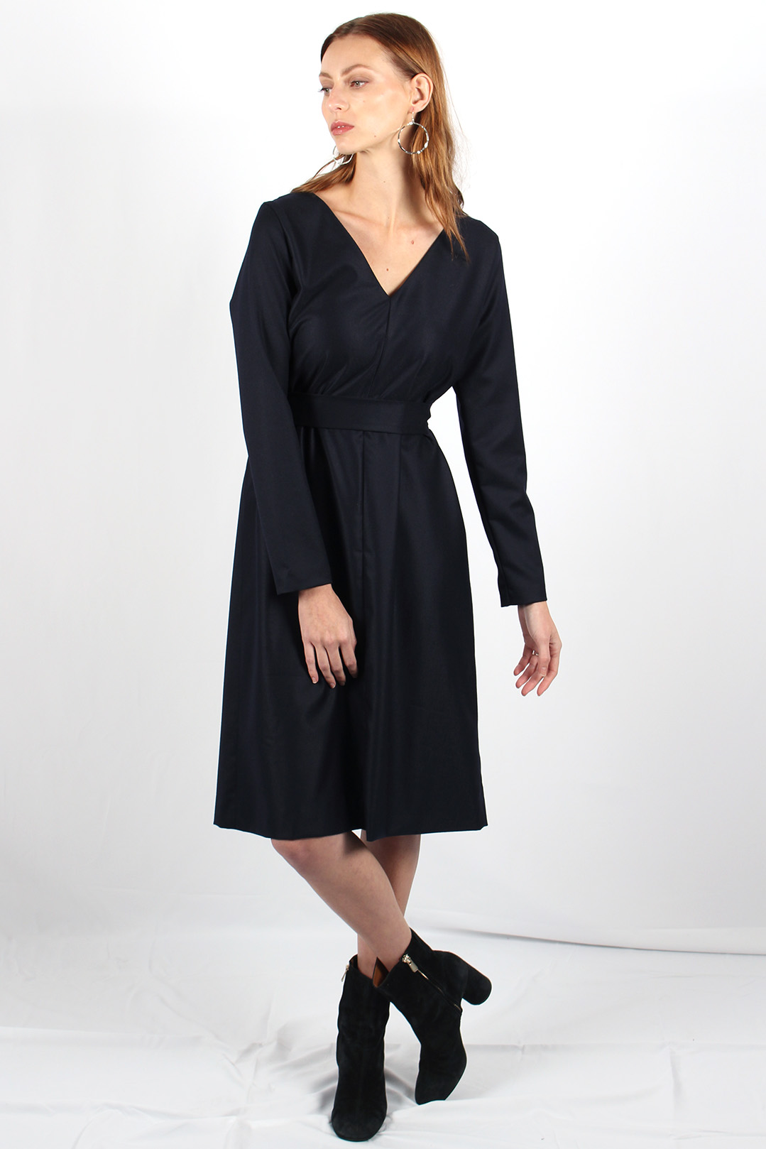 robe droite en laine bleu marine7