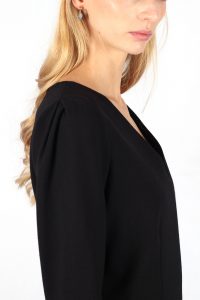 Robe noire cintrée en crêpe de laine Nahéma ATODE