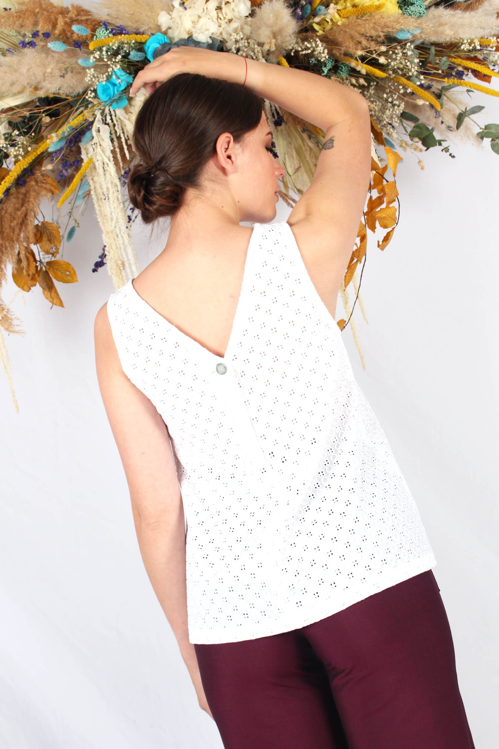 Debardeur en coton blanc a dentelle Lea femme chic ATODE