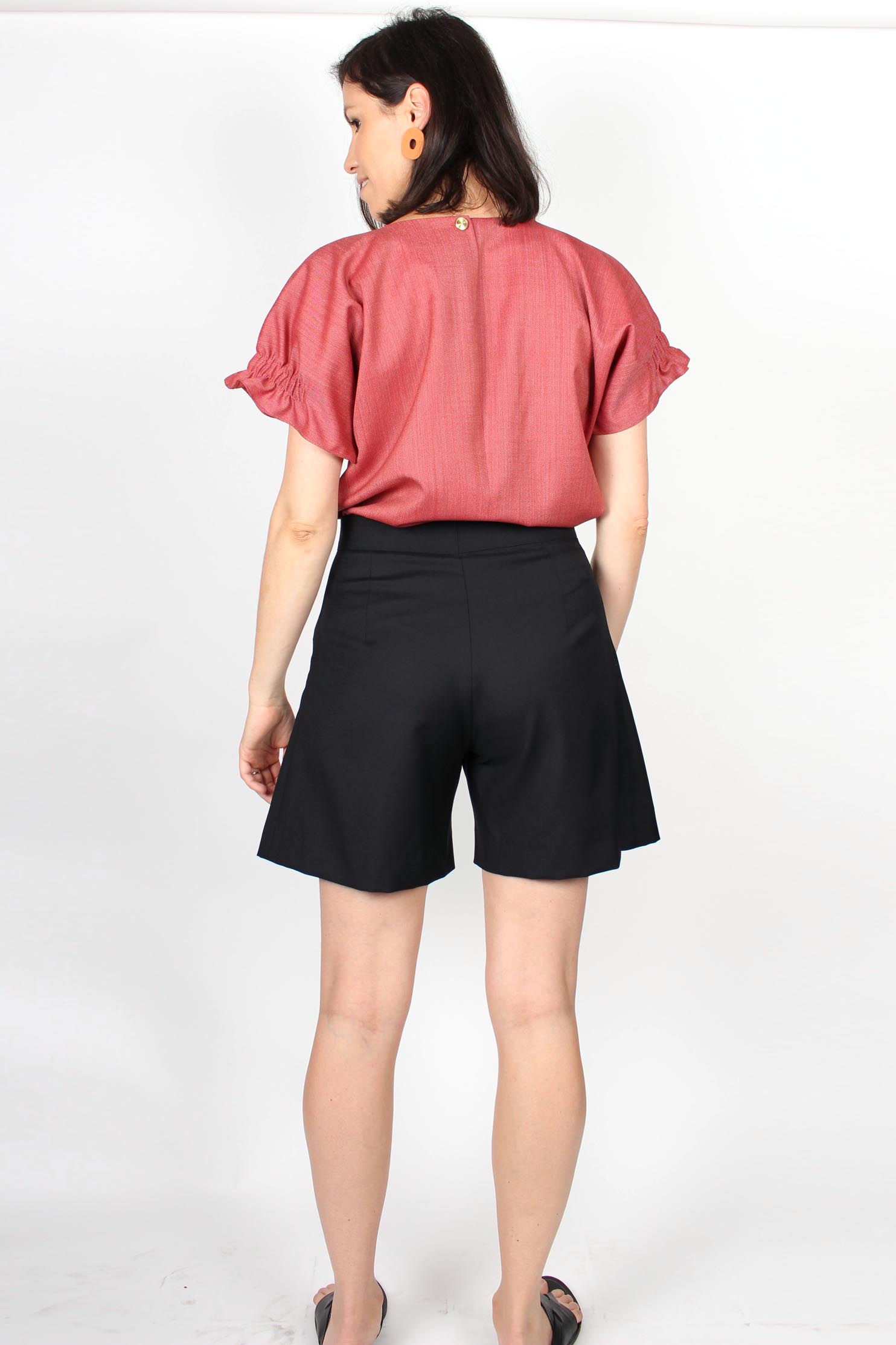 Short noir chic femme en laine froide3