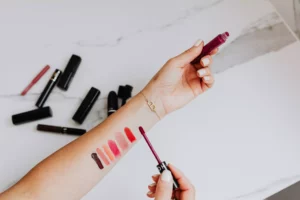 Comment choisir son rouge à lèvres en fonction de sa colorimétrie