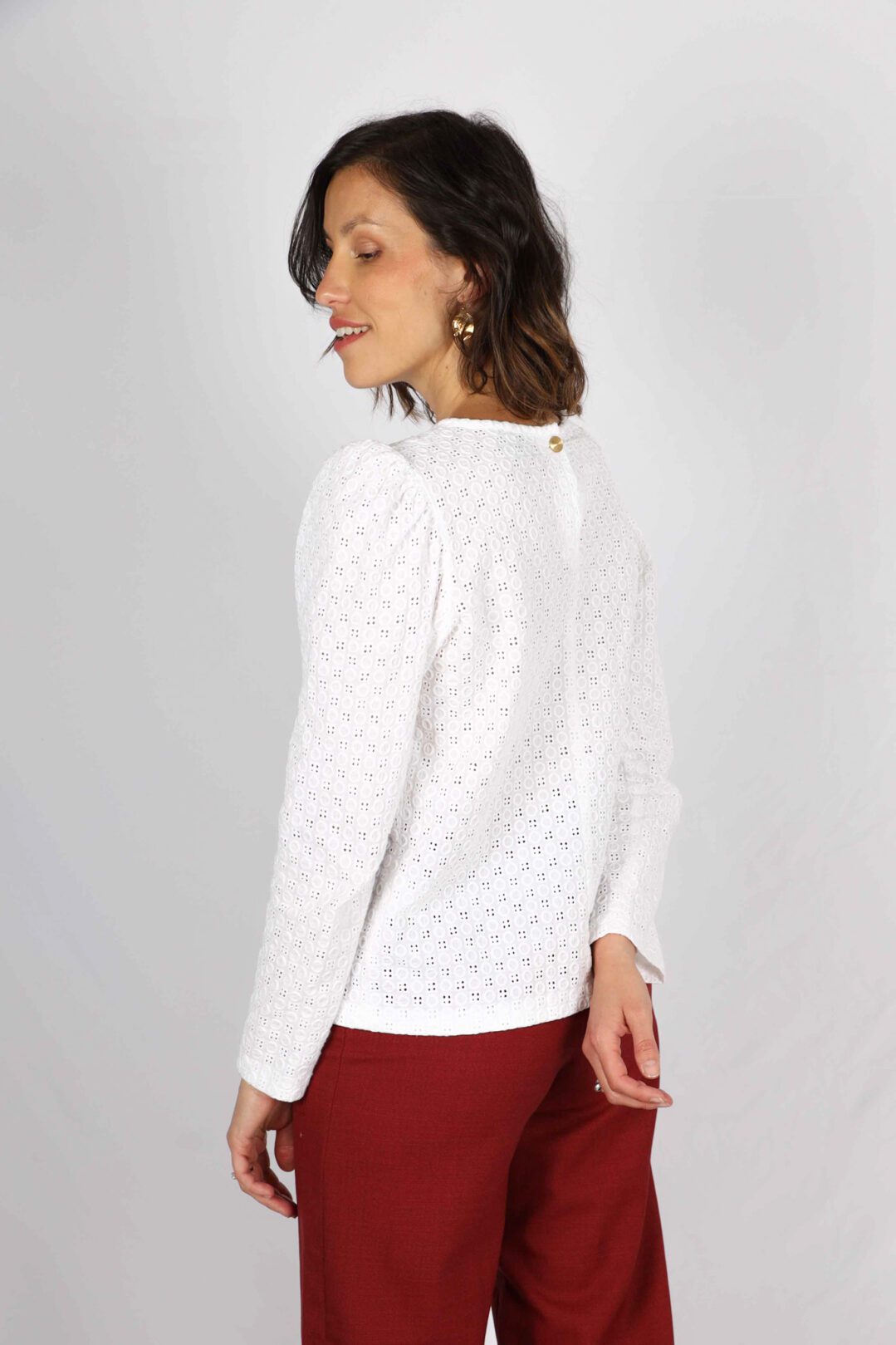 Blouse blanche en coton broderie anglaise Nathalie ATODE